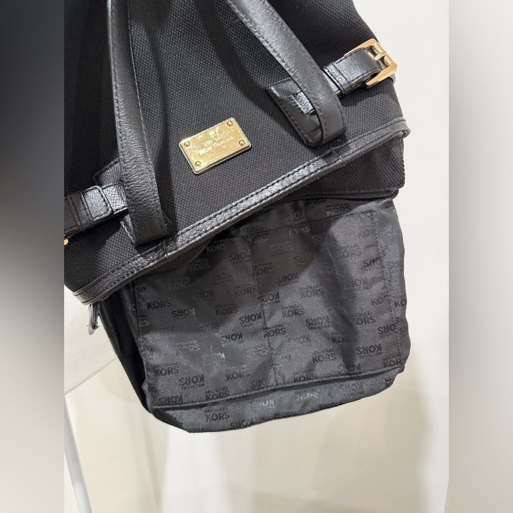 Michael Kors Black Shoulder Bag with Gold Details - Picture 10 of 15